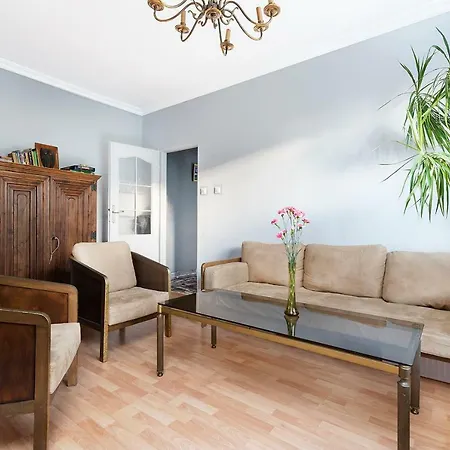 Ogrodowa - 700 Apartment