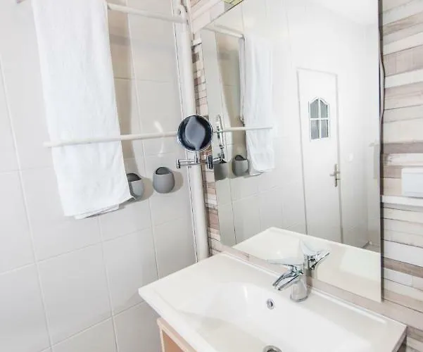 Ogrodowa - 700 Apartment *